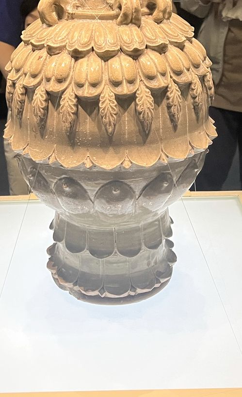 莲瓣装饰器物