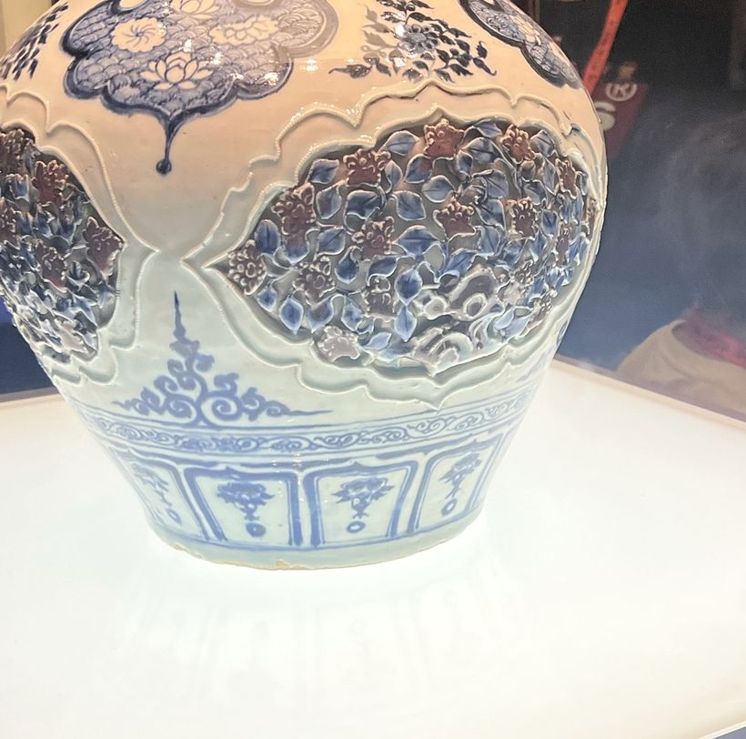 青花瓷罐局部