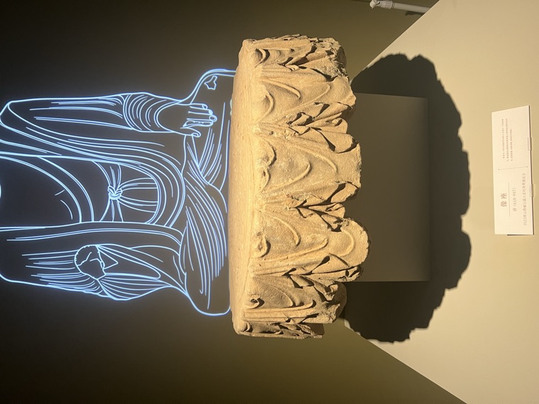 莲座石刻与线描展示